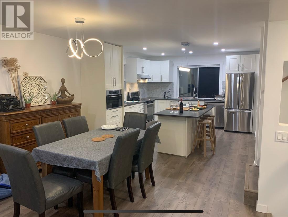 1250 RIVER DRIVE, Coquitlam, British Columbia