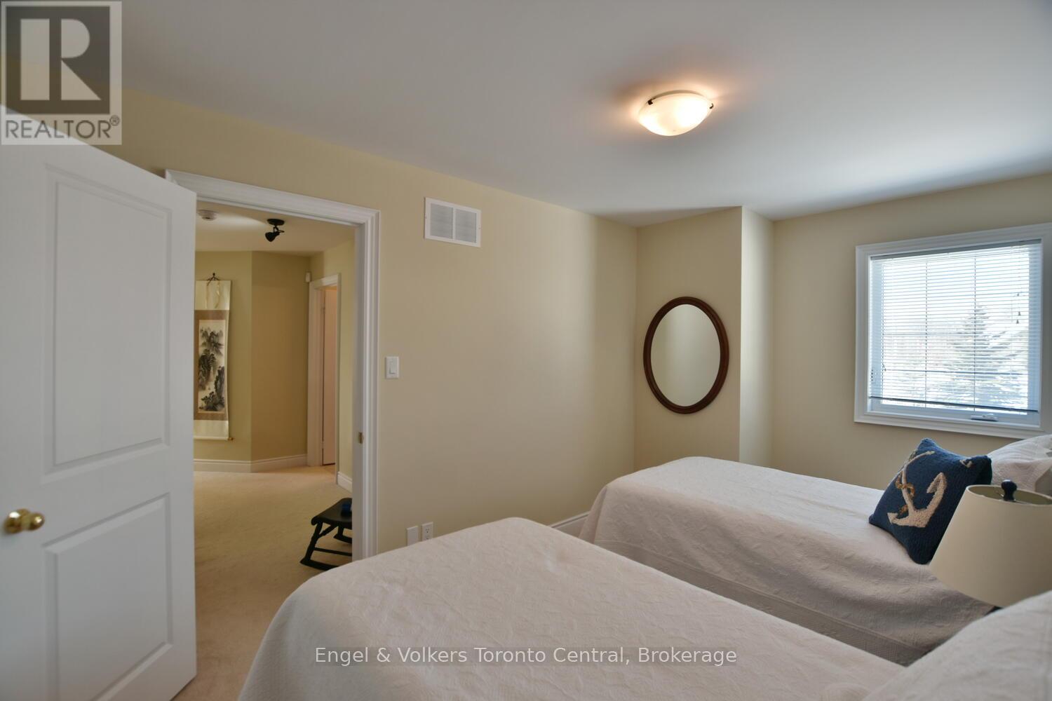 47 Meadowbrook Lane, Blue Mountains, Ontario  N0H 2P0 - Photo 22 - X12189196
