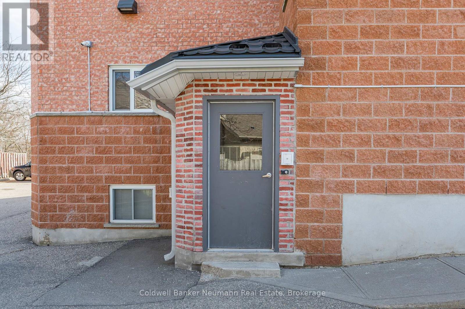 170 Weber Street E, Kitchener, Ontario  N2H 1E4 - Photo 8 - X12189218
