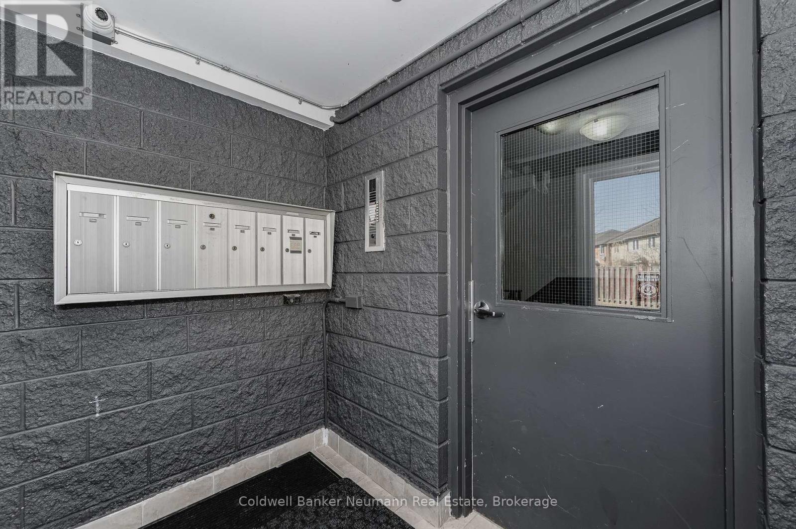 170 Weber Street E, Kitchener, Ontario  N2H 1E4 - Photo 9 - X12189218