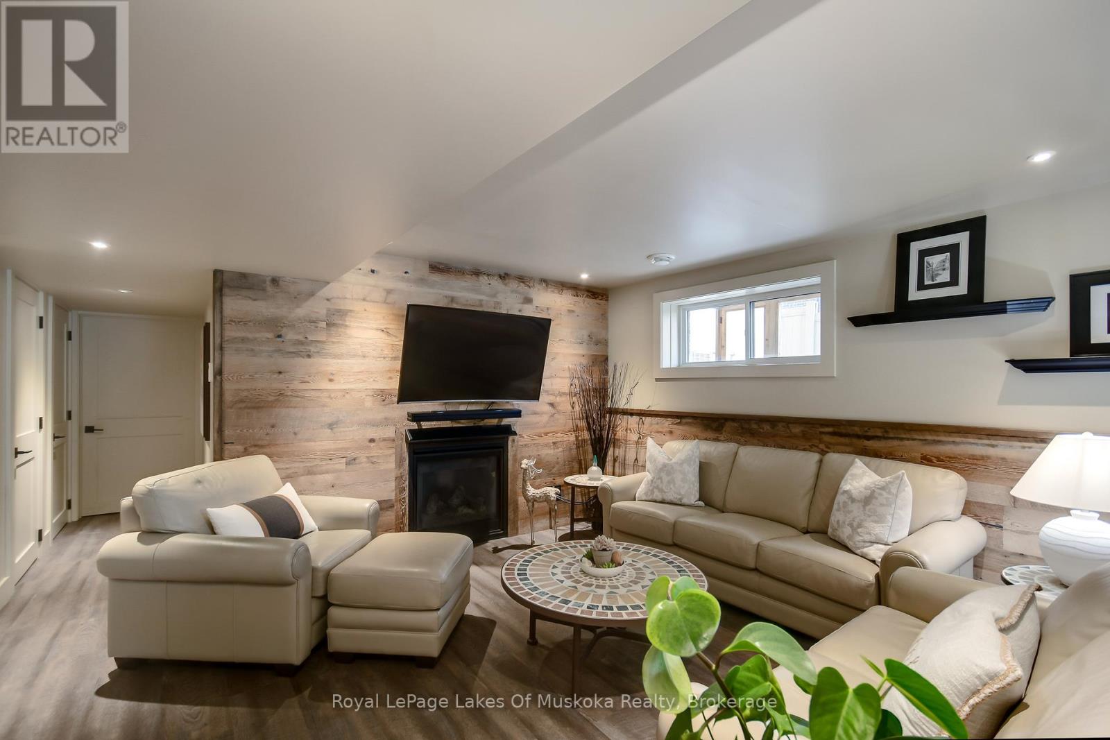 75 Selkirk Drive, Huntsville, Ontario  P1H 0C6 - Photo 27 - X12189298