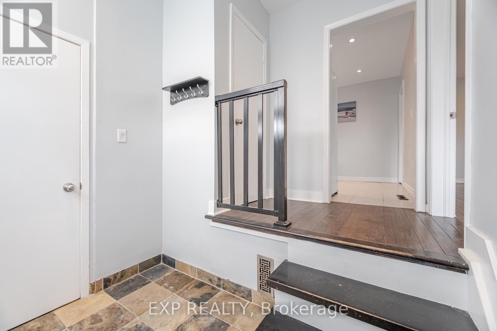 374 Morrish Road, Toronto, Ontario  M1C 1G1 - Photo 4 - E12125216