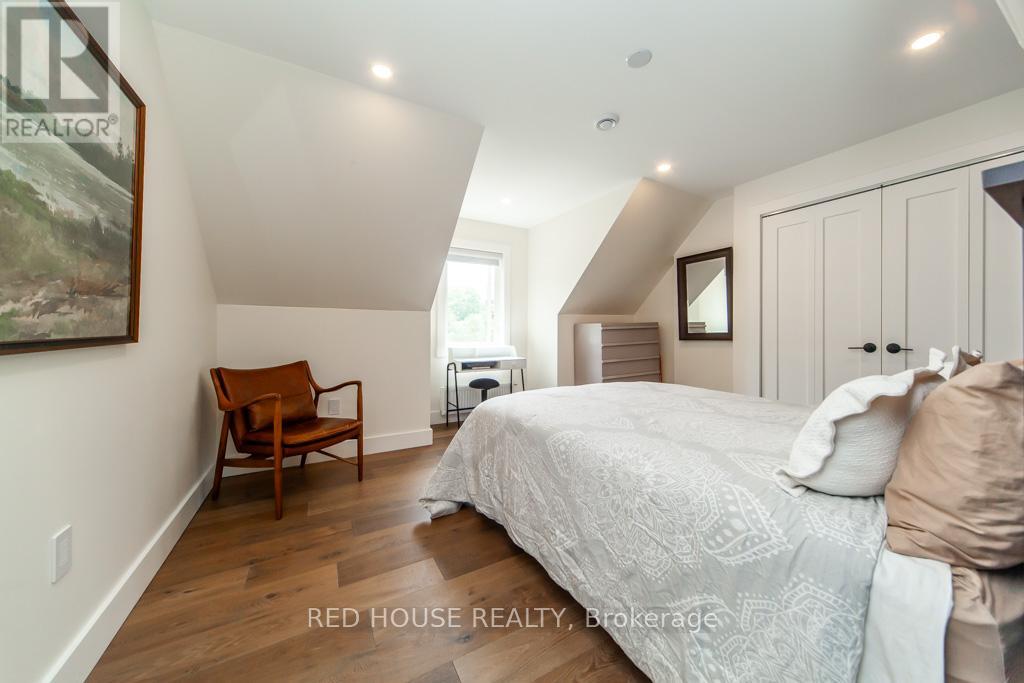 29 Pinewood Trail, Mississauga (Mineola), Ontario  L5G 2L2 - Photo 23 - W12188840