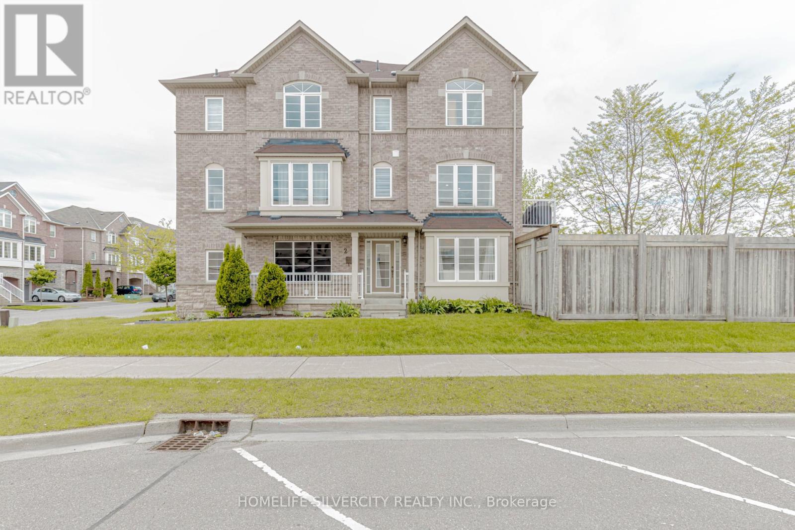 Property at 2 STONEWOOD STREET image 2