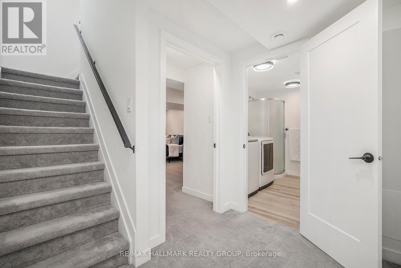 97 Pickford Drive, Ottawa, Ontario  K2L 2C2 - Photo 16 - X12189186