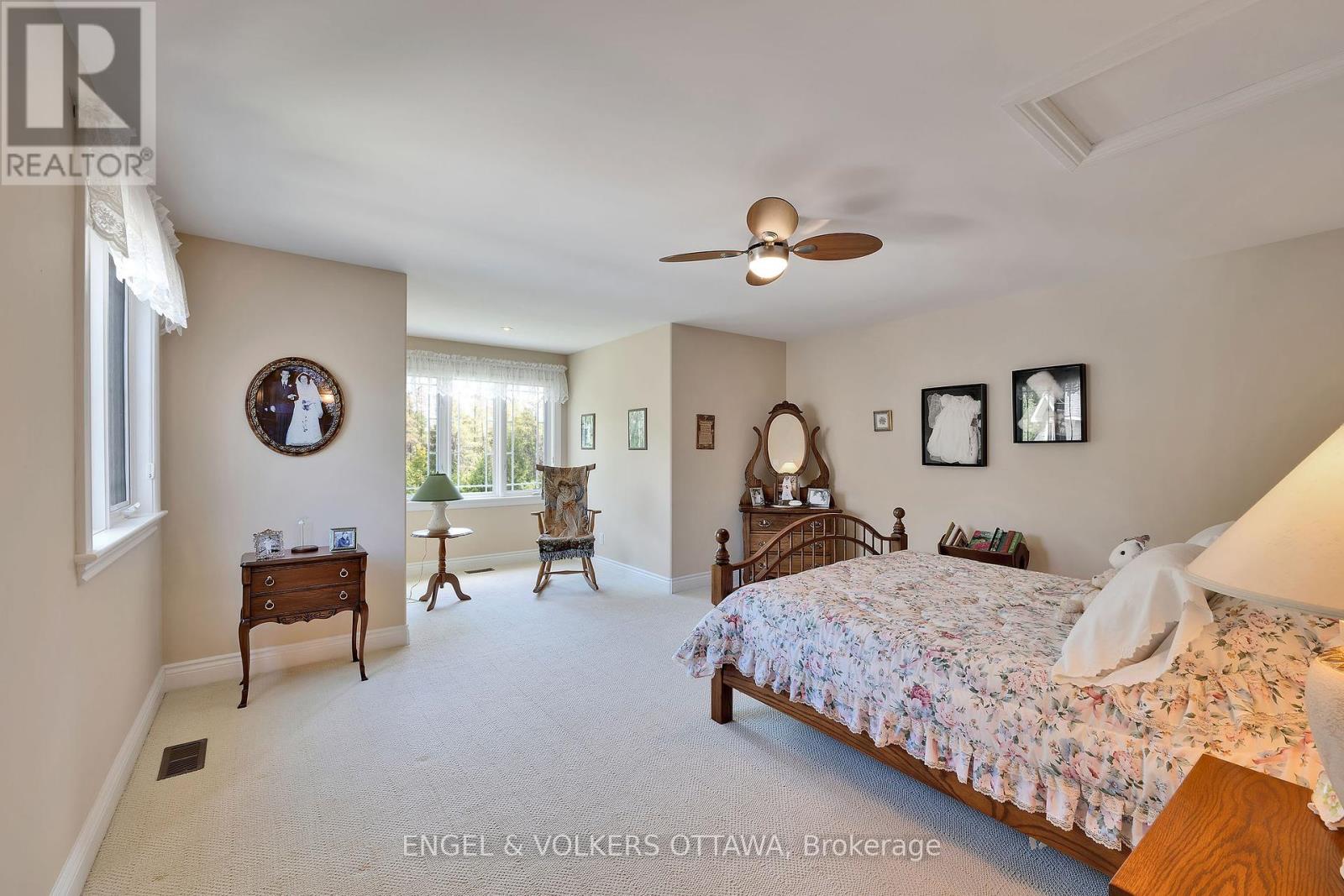 18 Forestgrove Drive, Ottawa, Ontario  K2S 1V2 - Photo 35 - X12189284