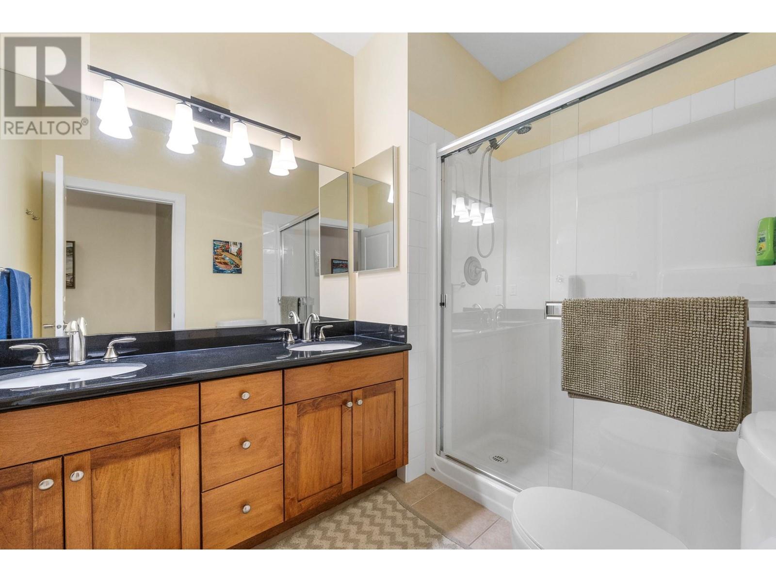 3996 Beach Avenue Unit# 122, Peachland, BC V0H1X5