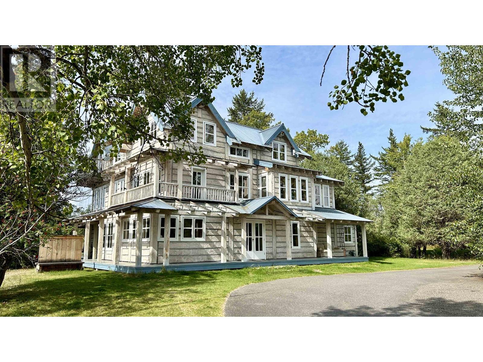 4802 HAMILTON ROAD, Lac La Hache, British Columbia