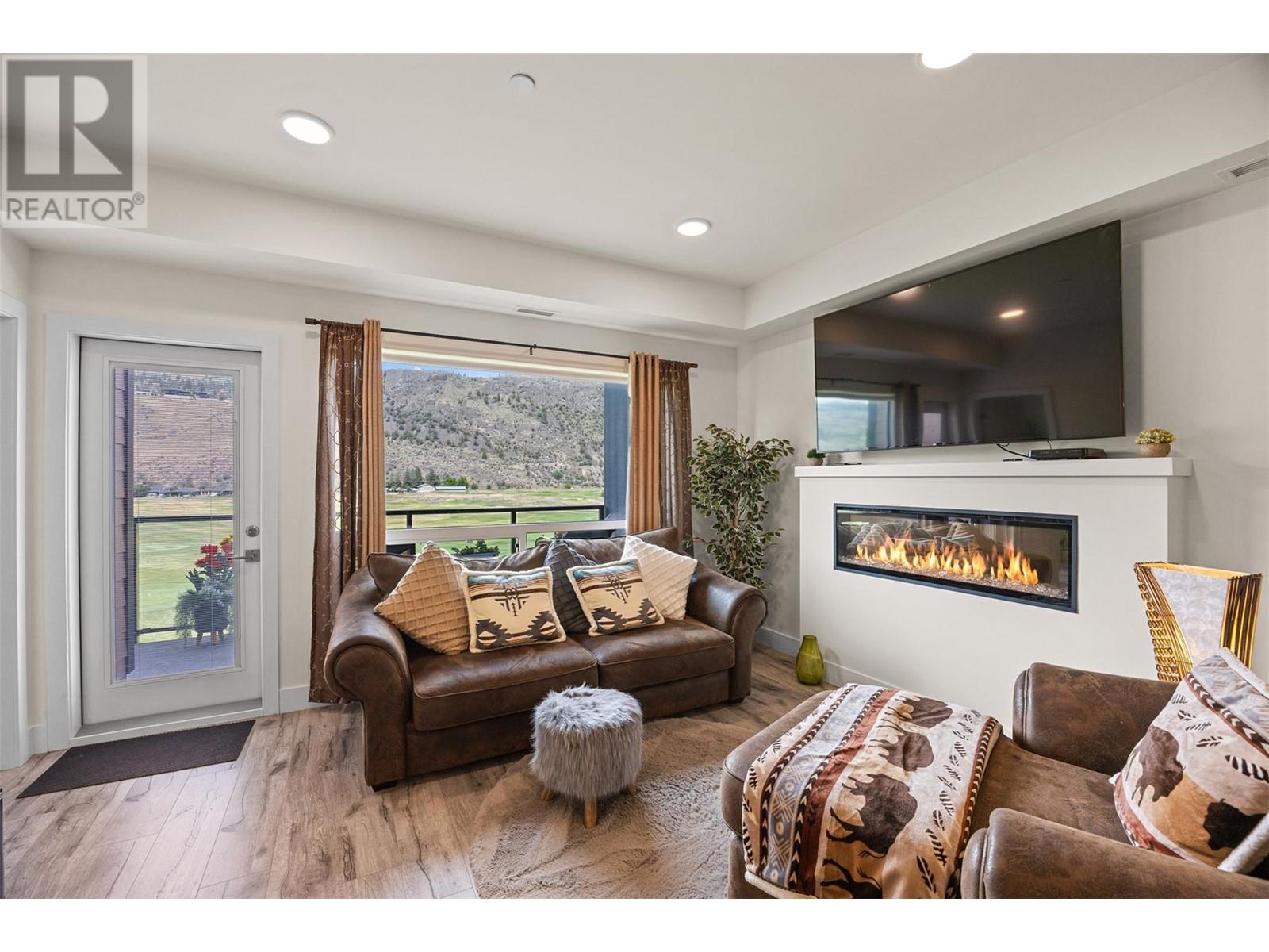 651 Dunes Drive Unit# 303, Kamloops, BC V2B8M8