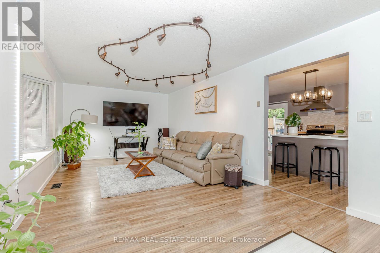 14 Pine Court, Southgate, Ontario  N0C 1B0 - Photo 5 - X12185550