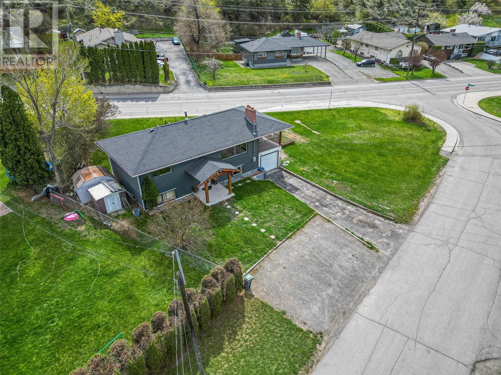 2125 Crescent Drive, Kamloops, BC V2C4J5