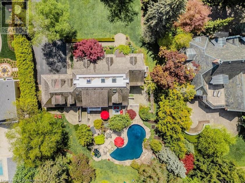 Property at 59 ENNISCLARE Drive image 4