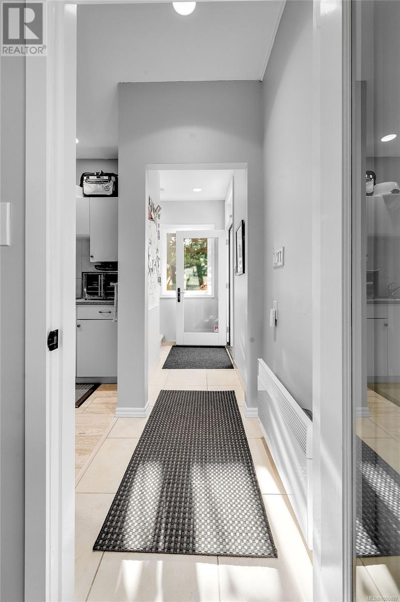 Property at 5388 Parker Ave image 3