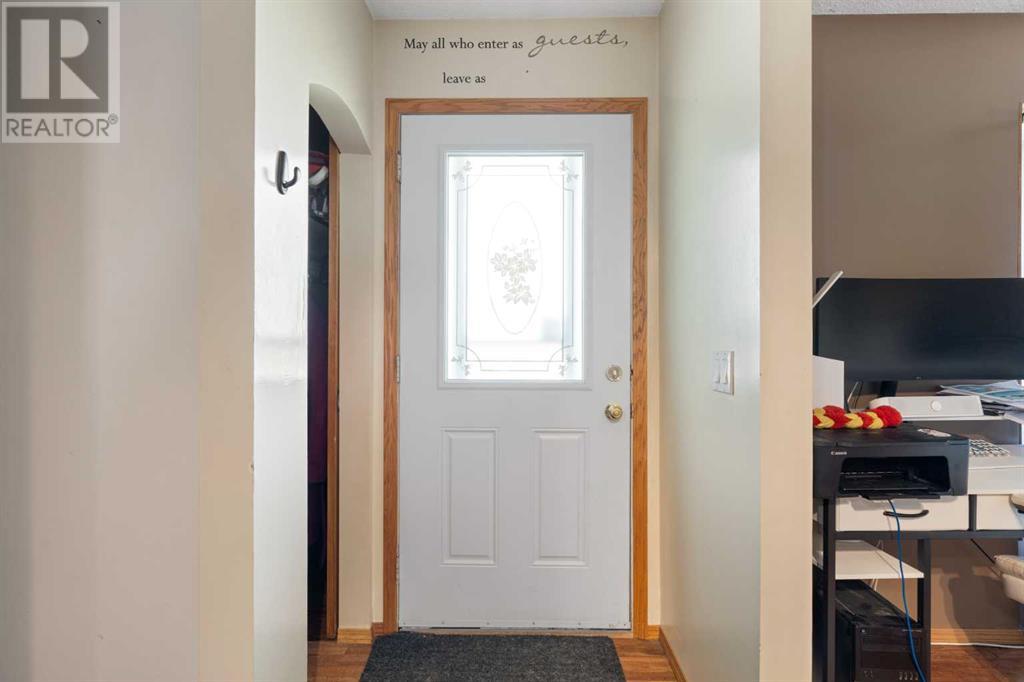 Property at 41 Alpine Crescent SE image 2
