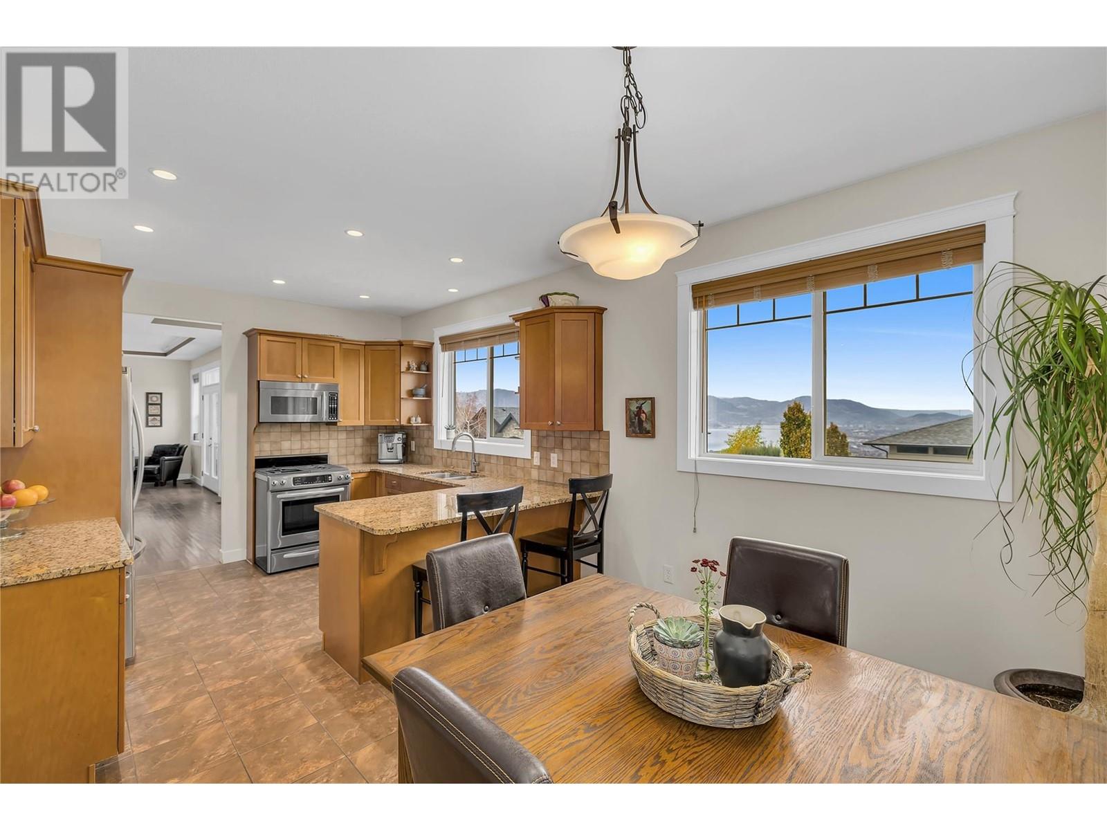 737 Kuipers Crescent Kelowna Photo 6