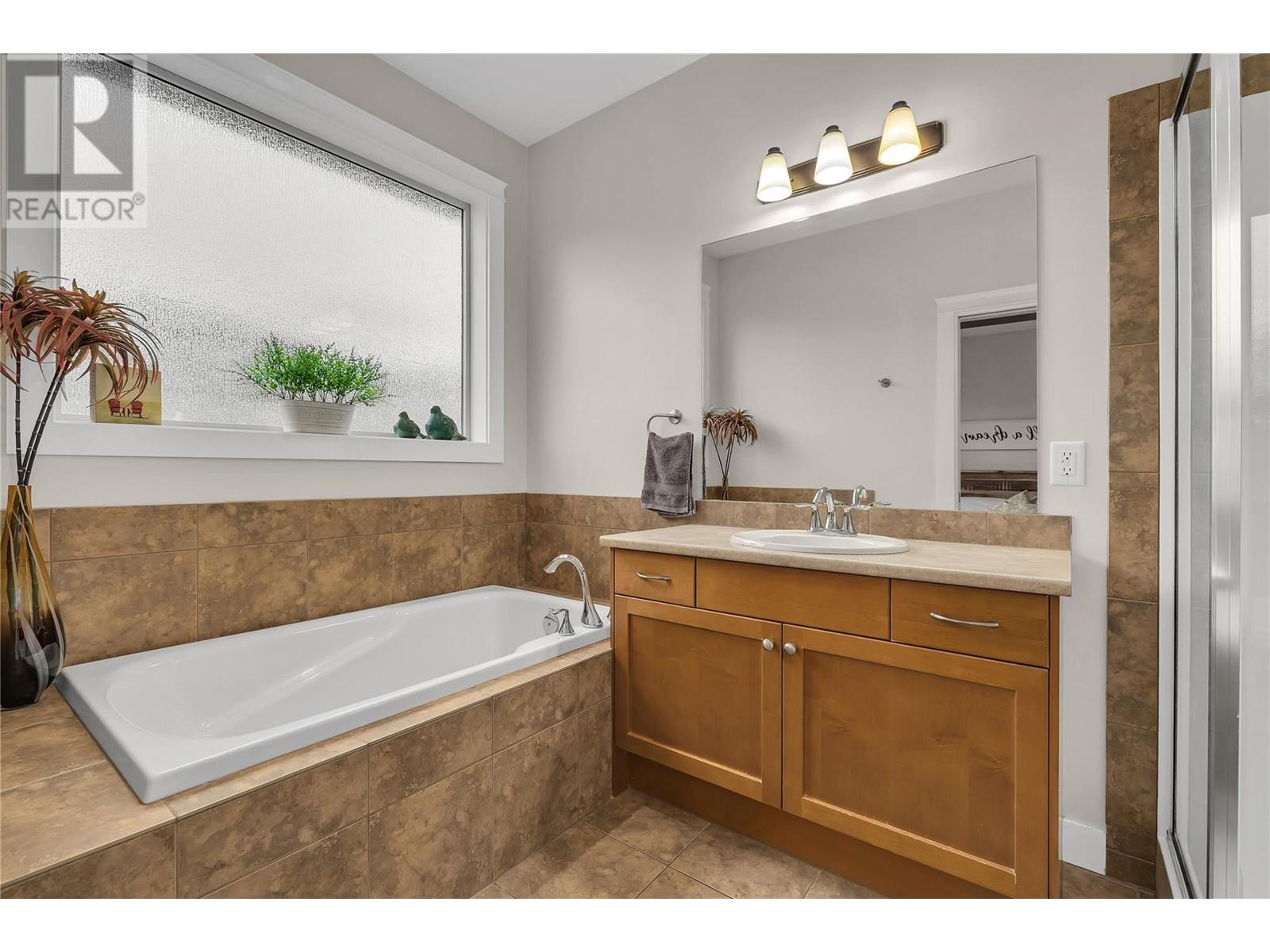 737 Kuipers Crescent Kelowna Photo 19