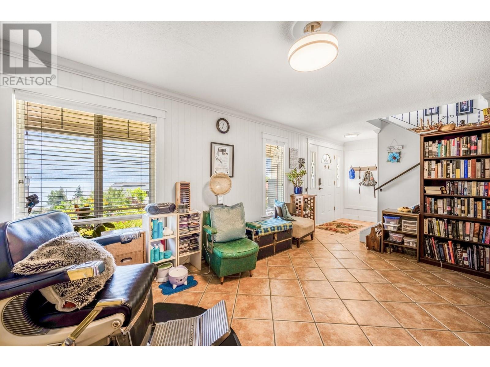 5286 Huston Road, Peachland, BC V0H1X0