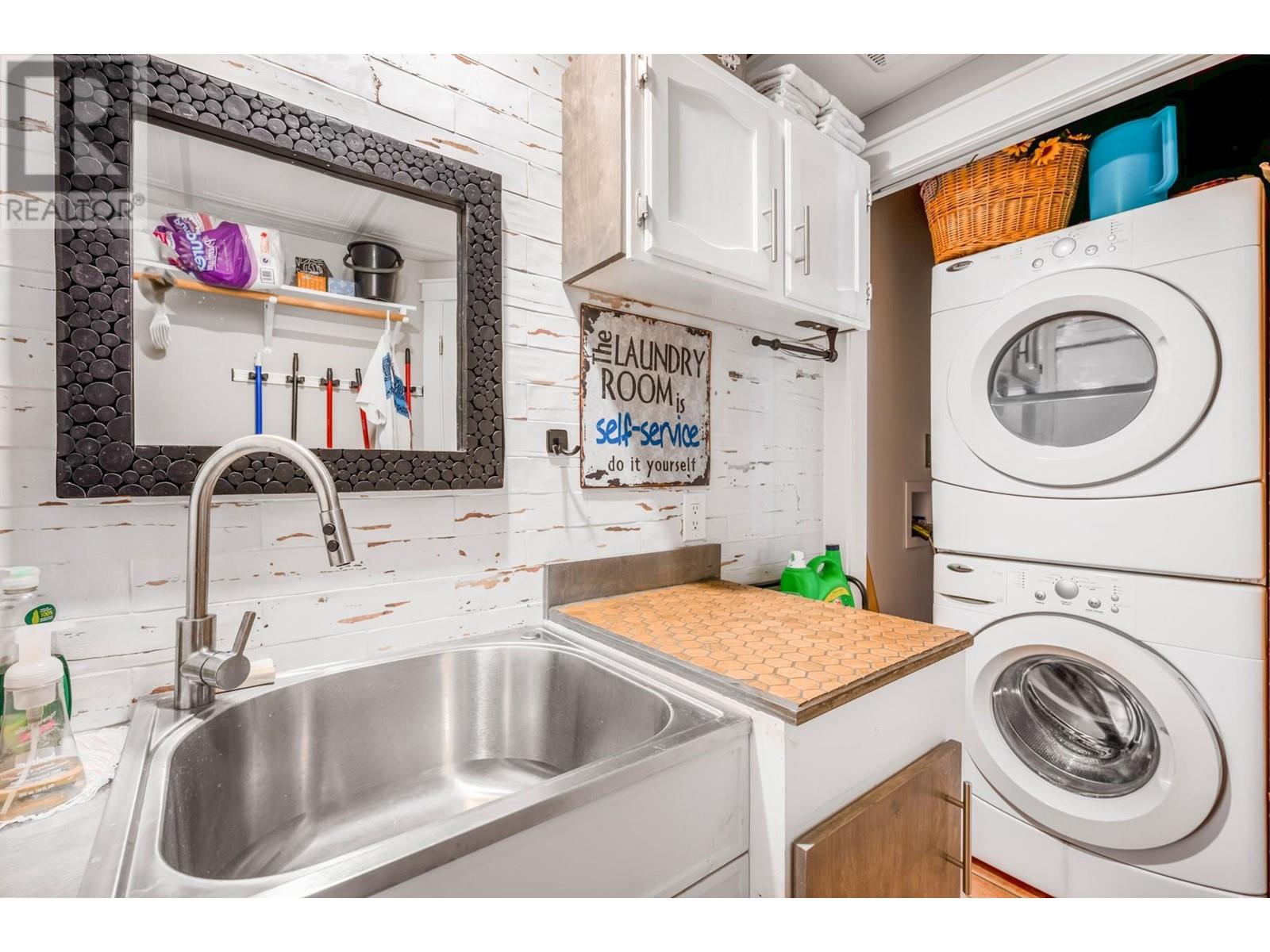 5286 Huston Road, Peachland, BC V0H1X0