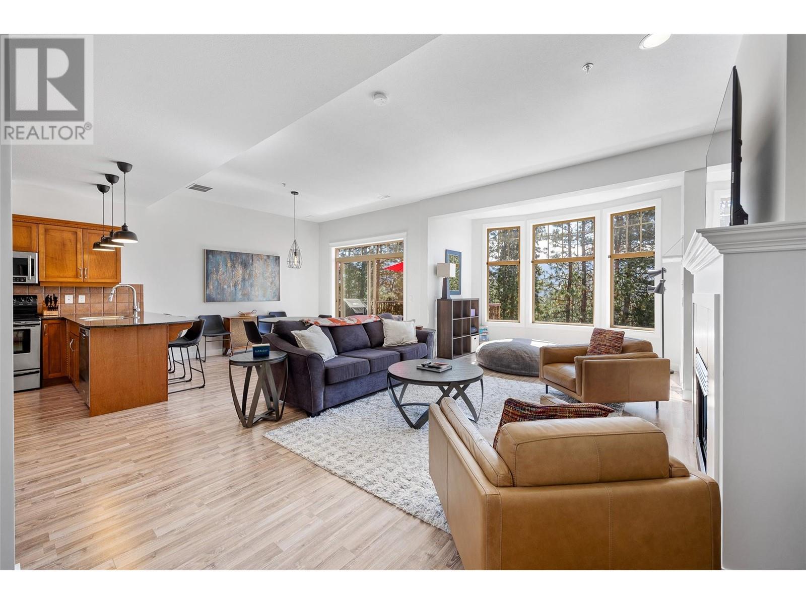 Property at 1795 Country Club Drive Unit# 204 image 3