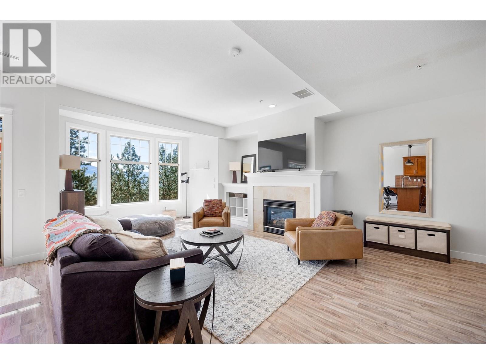 Property at 1795 Country Club Drive Unit# 204 image 4
