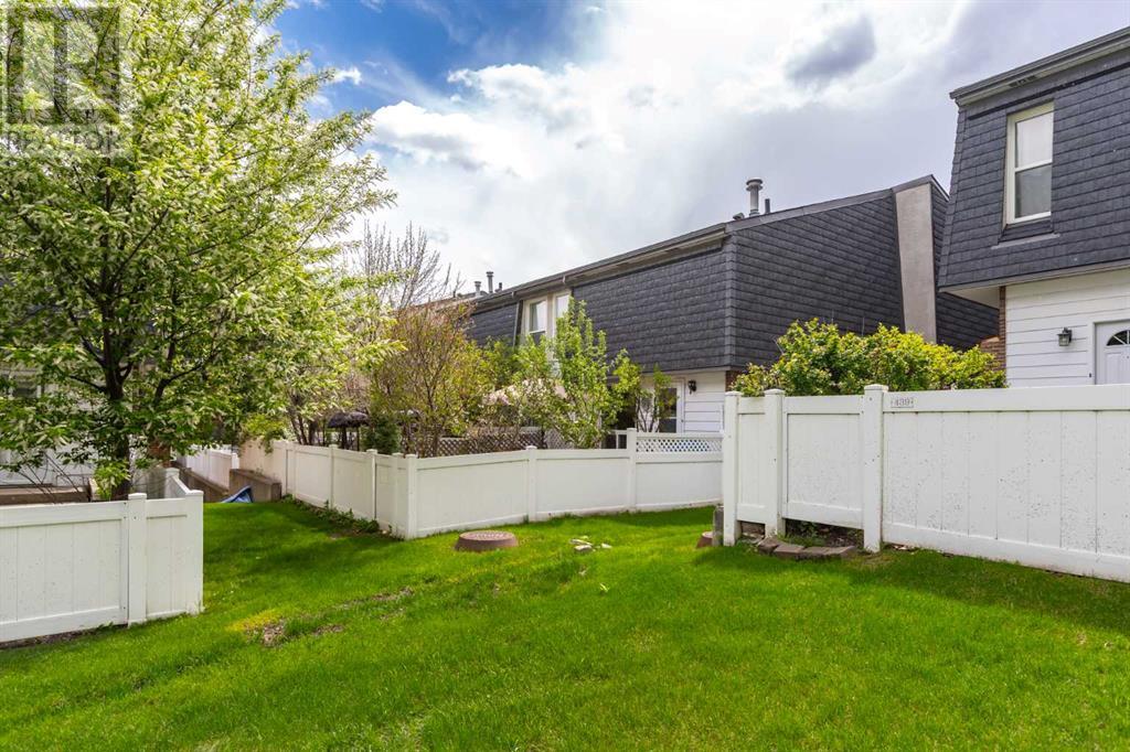 435 Brae Glen Crescent Sw, Calgary, Alberta  T2W 1B6 - Photo 30 - A2217865