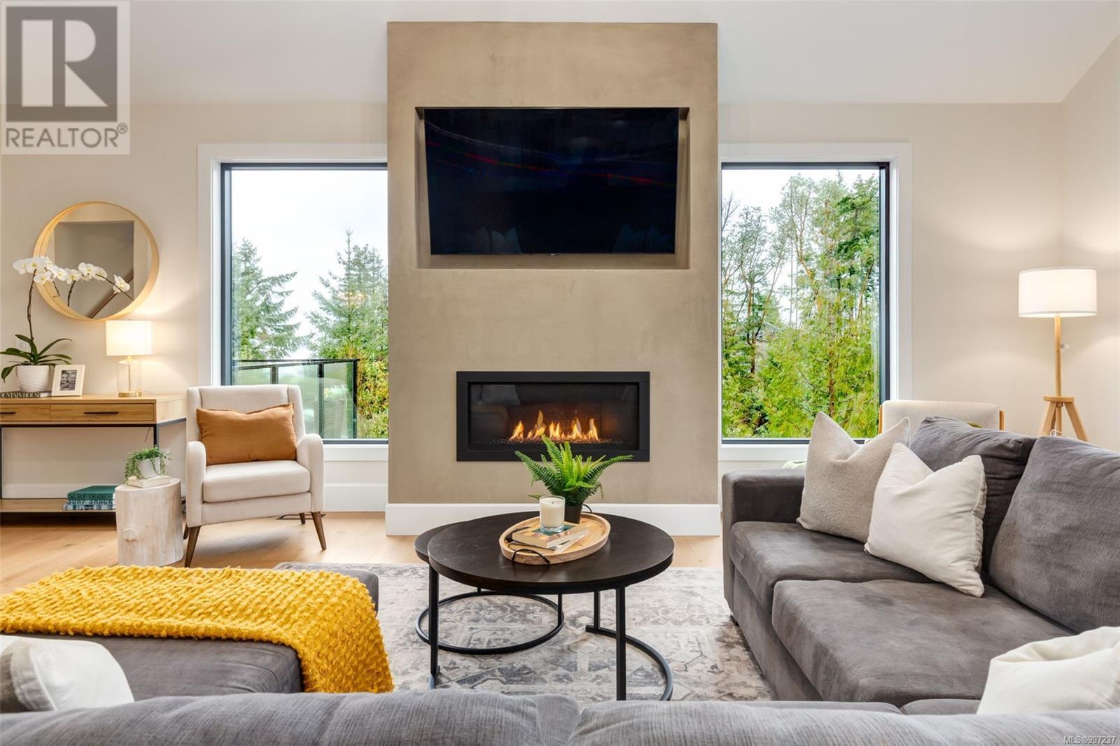 Property at 7462 Copley Ridge Dr image 3