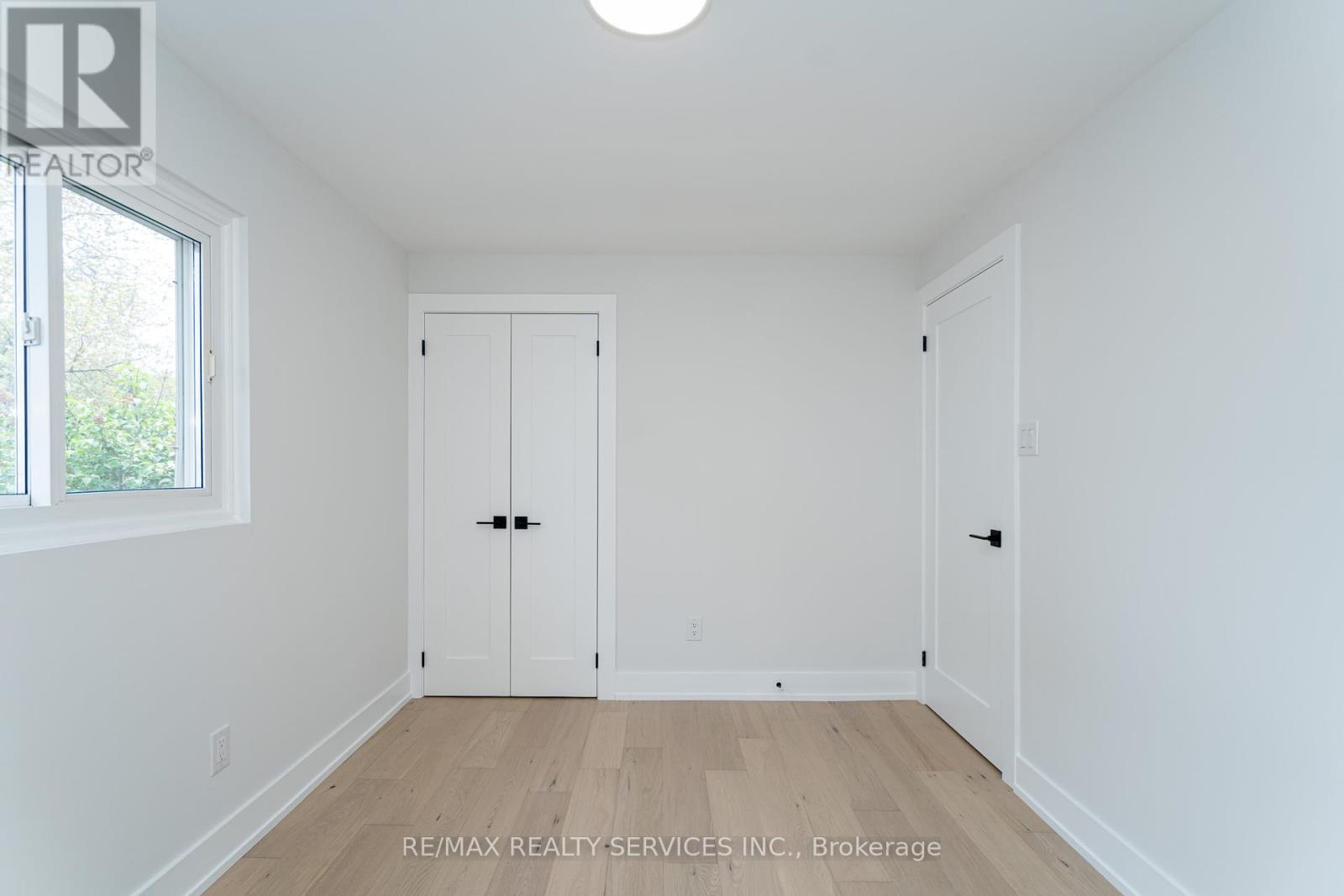 2296 Devon Road, Oakville (Fd Ford), Ontario  L6J 5R4 - Photo 32 - W12187569