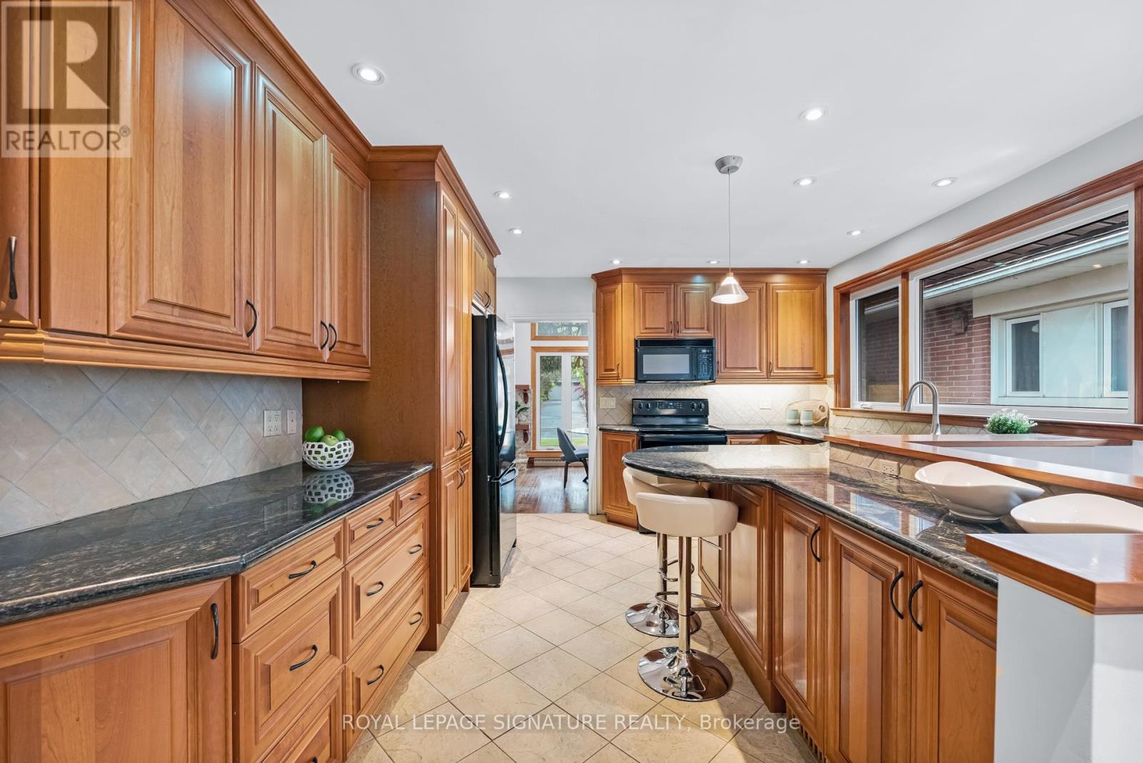 23 Palomino Crescent, Toronto, Ontario  M2K 1W2 - Photo 11 - C12189176