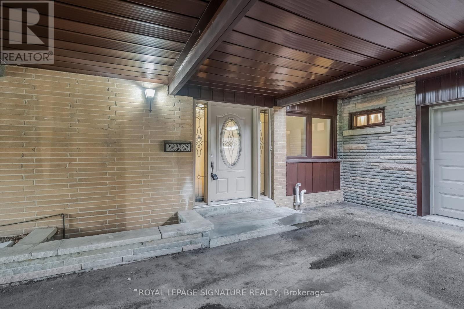 23 Palomino Crescent, Toronto, Ontario  M2K 1W2 - Photo 2 - C12189176