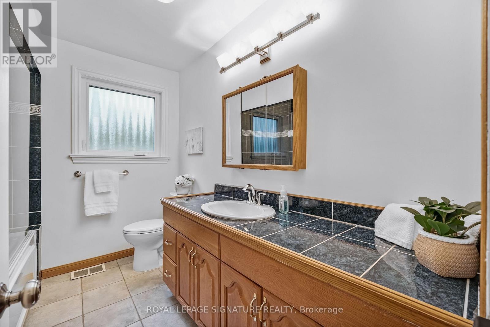 23 Palomino Crescent, Toronto, Ontario  M2K 1W2 - Photo 28 - C12189176