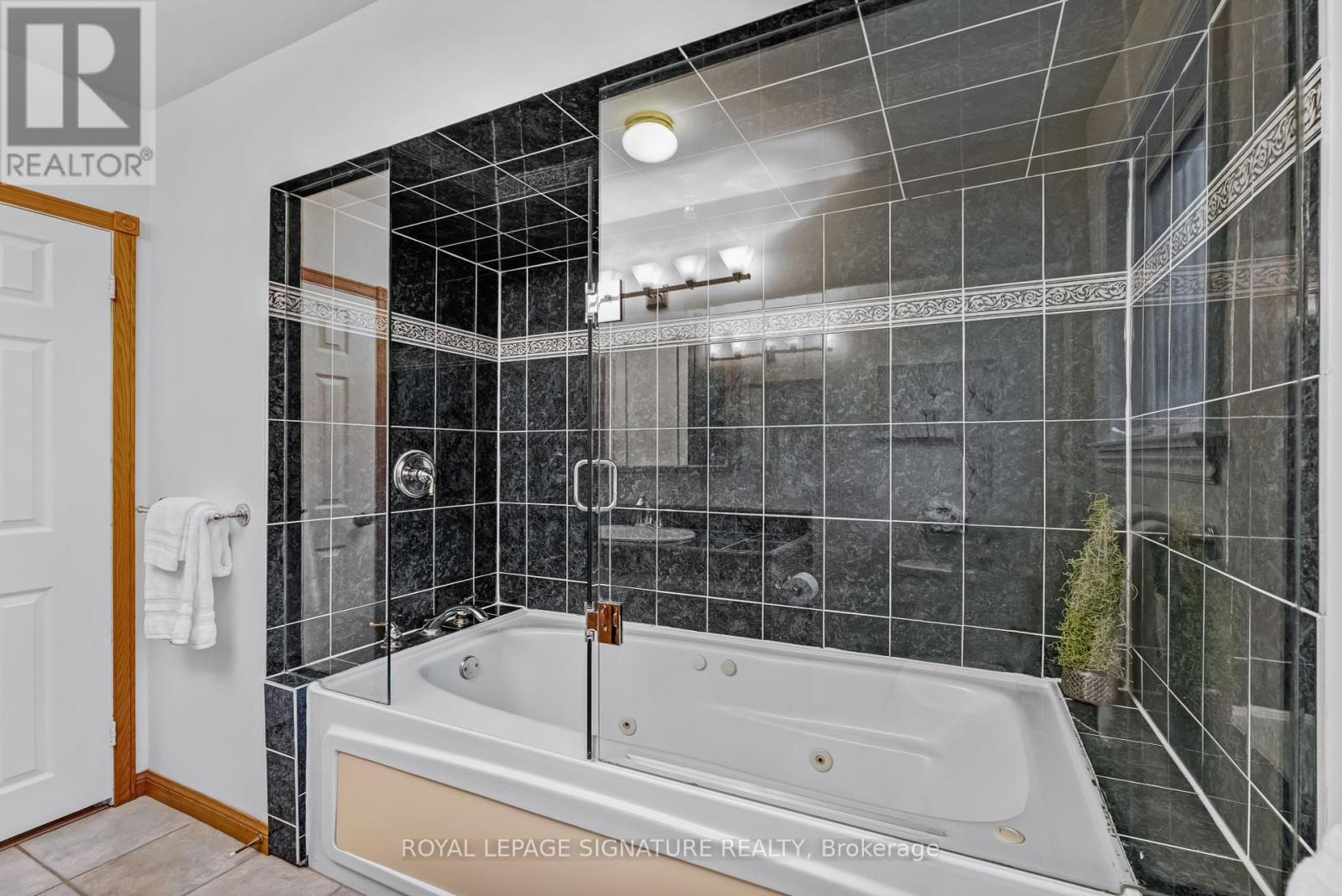 23 Palomino Crescent, Toronto, Ontario  M2K 1W2 - Photo 29 - C12189176