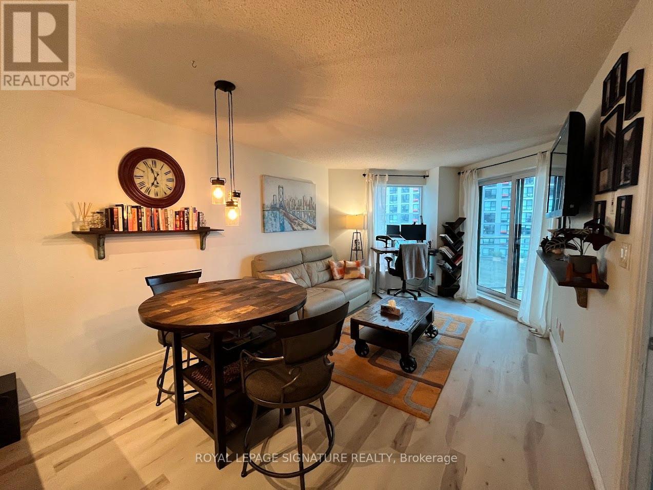 812 - 410 Queens Quay W, Toronto, Ontario  M5V 3T1 - Photo 3 - C12189209