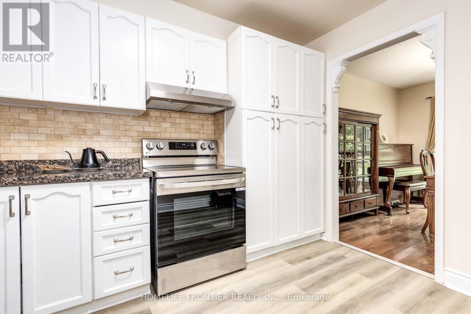 21 Cartwheel Mill Way, Toronto (St. Andrew-Windfields), Ontario  M2L 1P5 - Photo 11 - C12189307