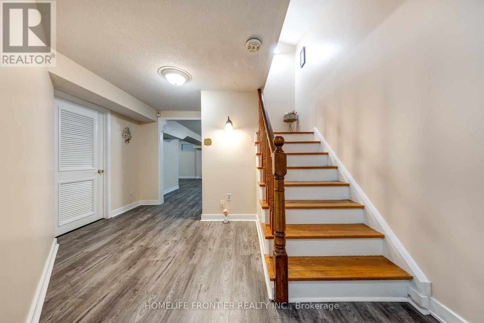 21 Cartwheel Mill Way, Toronto (St. Andrew-Windfields), Ontario  M2L 1P5 - Photo 18 - C12189307
