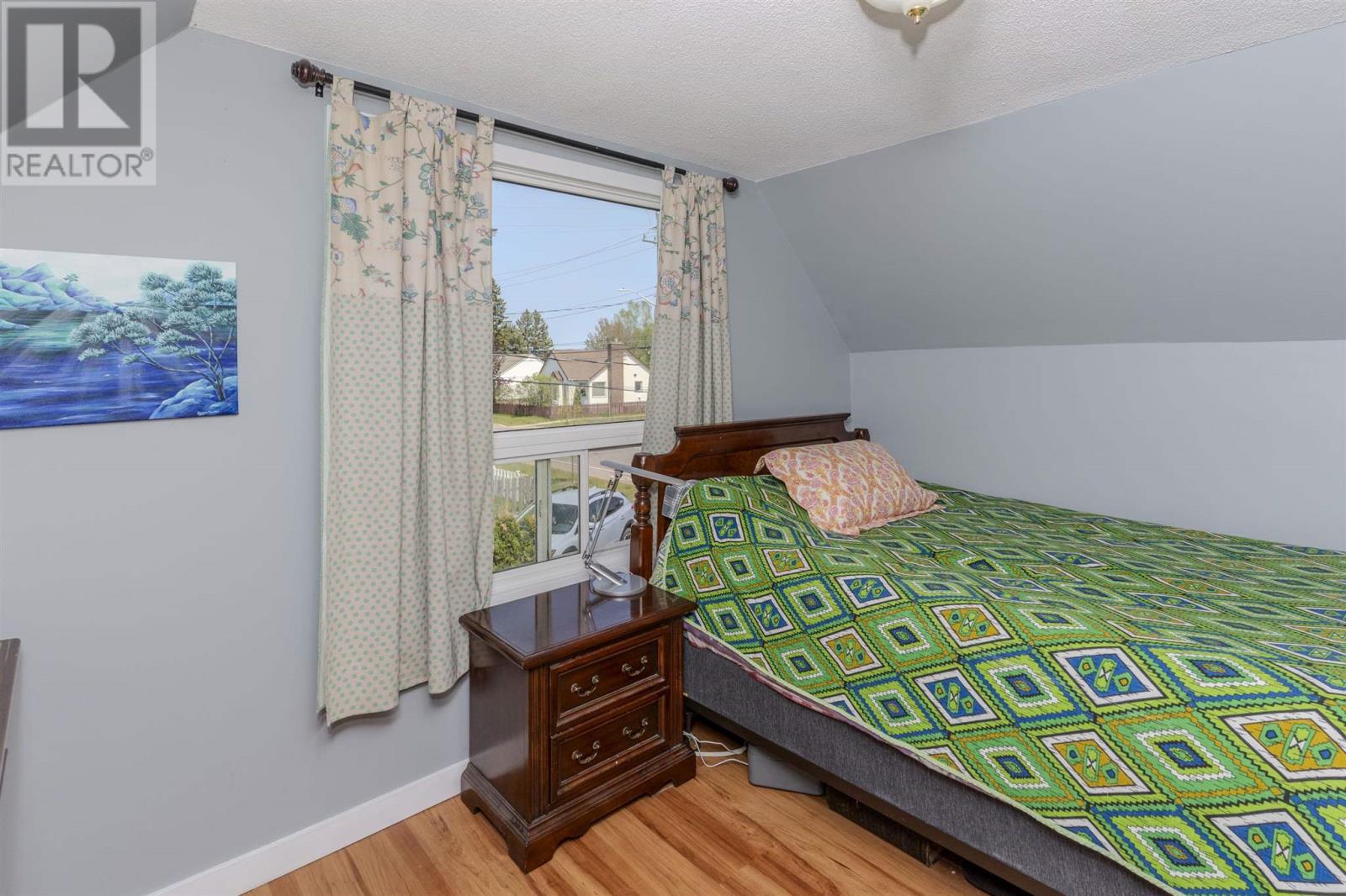 377 Leslie Ave, Thunder Bay, Ontario  P7A 1X6 - Photo 3 - TB251459