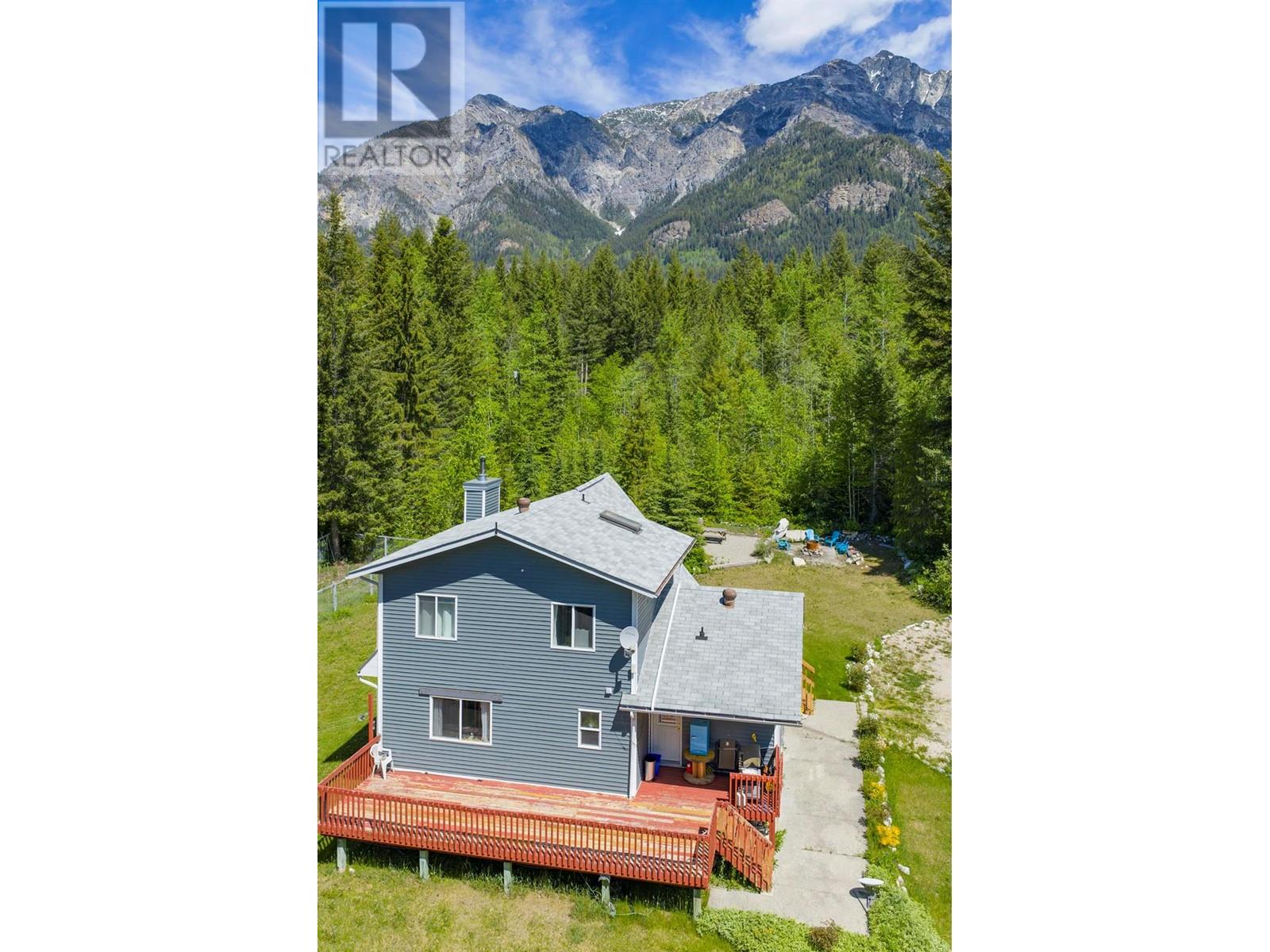 2186 CAMPBELL Road, Golden, BC V0A1H7