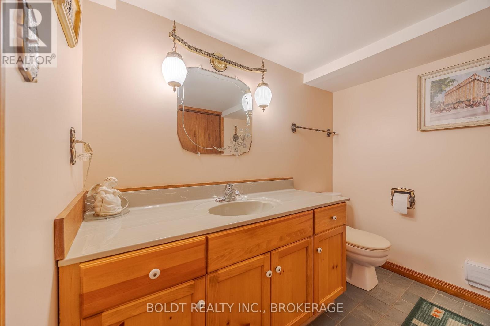 2010 Hansler Street, Pelham (North Pelham), Ontario  L0S 1M0 - Photo 41 - X12189447