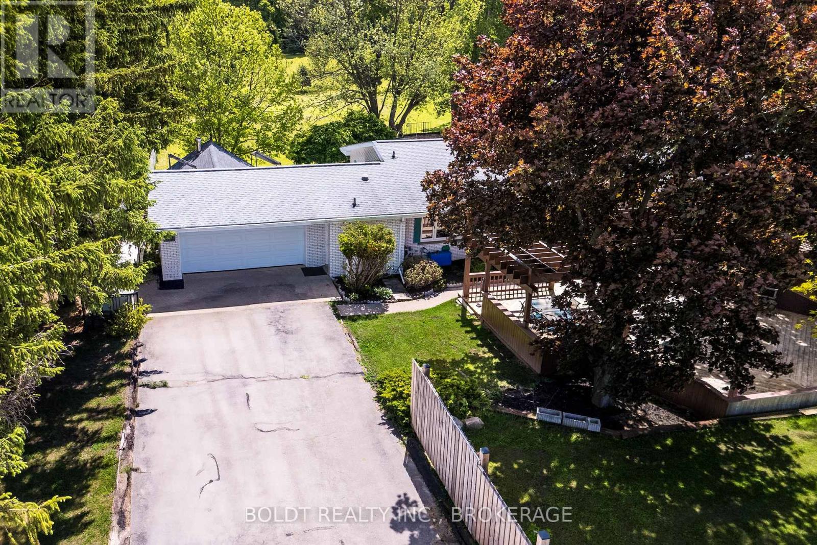 2010 Hansler Street, Pelham (North Pelham), Ontario  L0S 1M0 - Photo 5 - X12189447