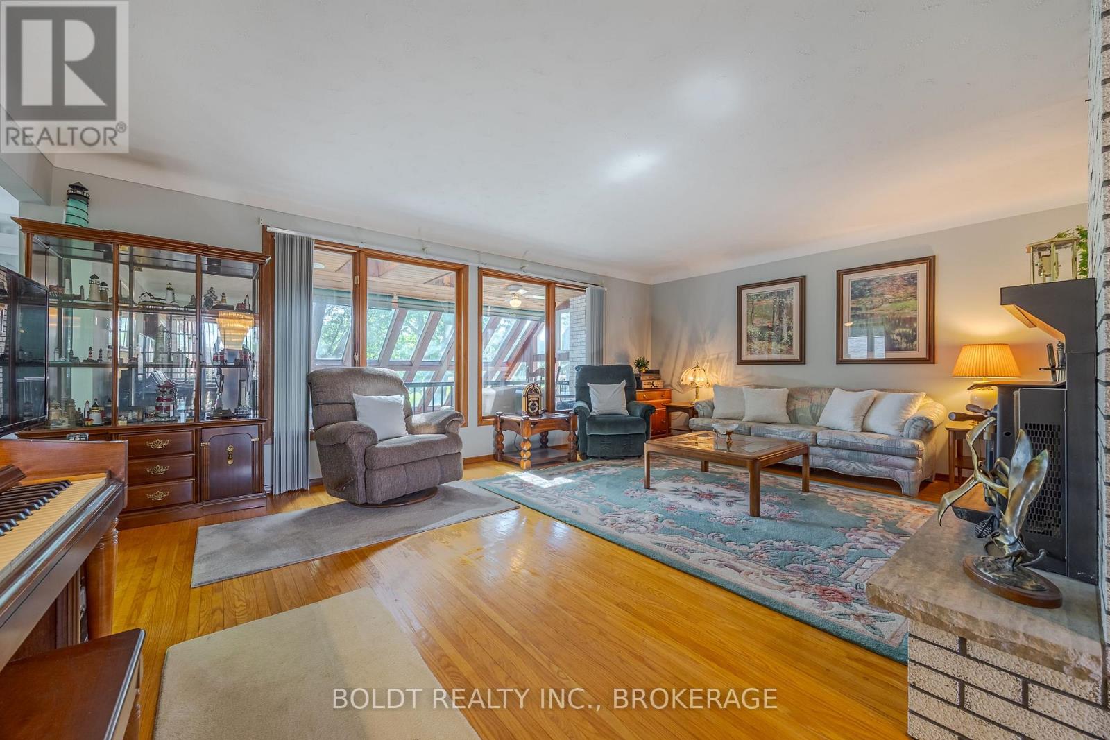 2010 Hansler Street, Pelham (North Pelham), Ontario  L0S 1M0 - Photo 9 - X12189447