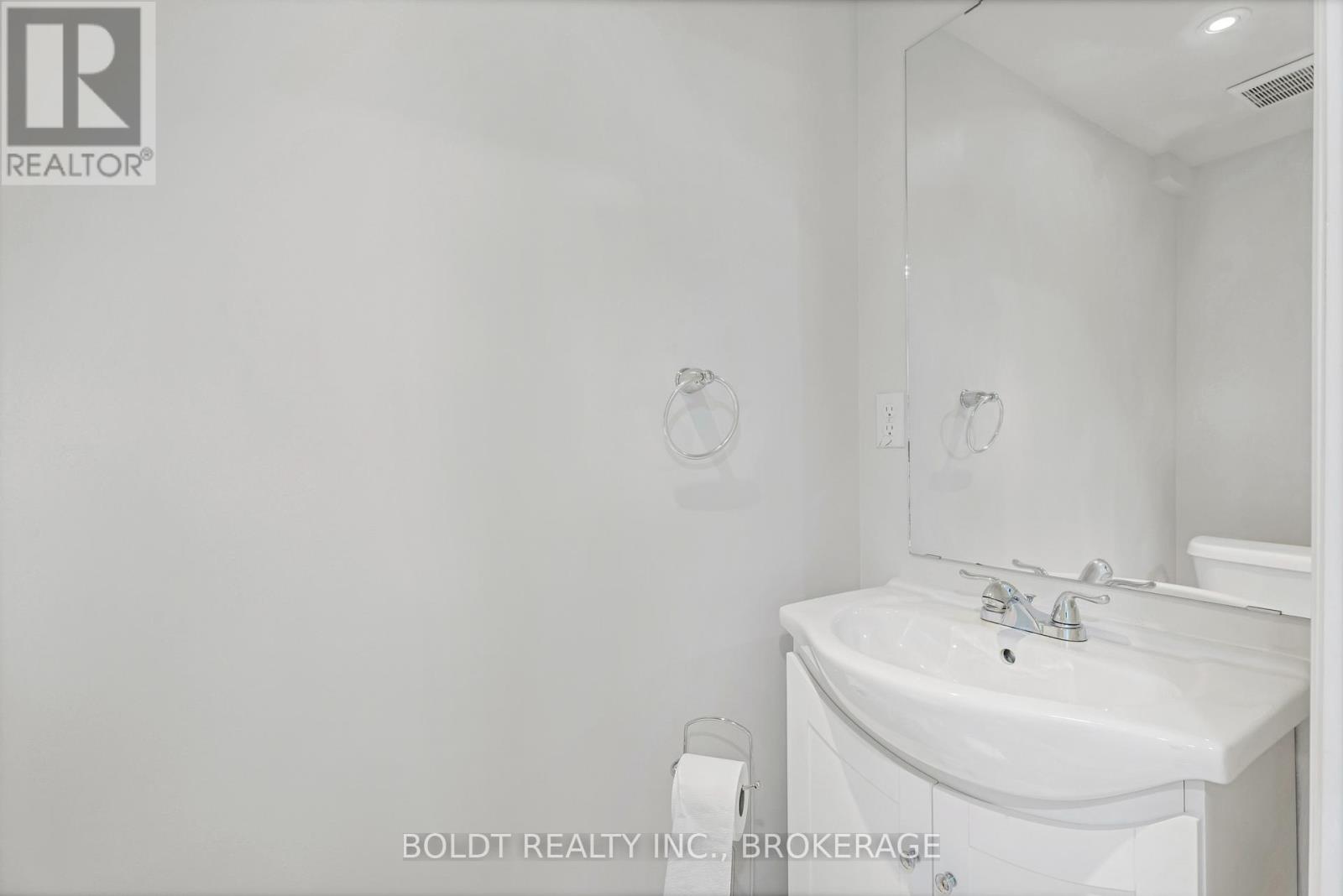 26 Dulgaren Street, Hamilton, Ontario  L8W 3Y8 - Photo 30 - X12189454