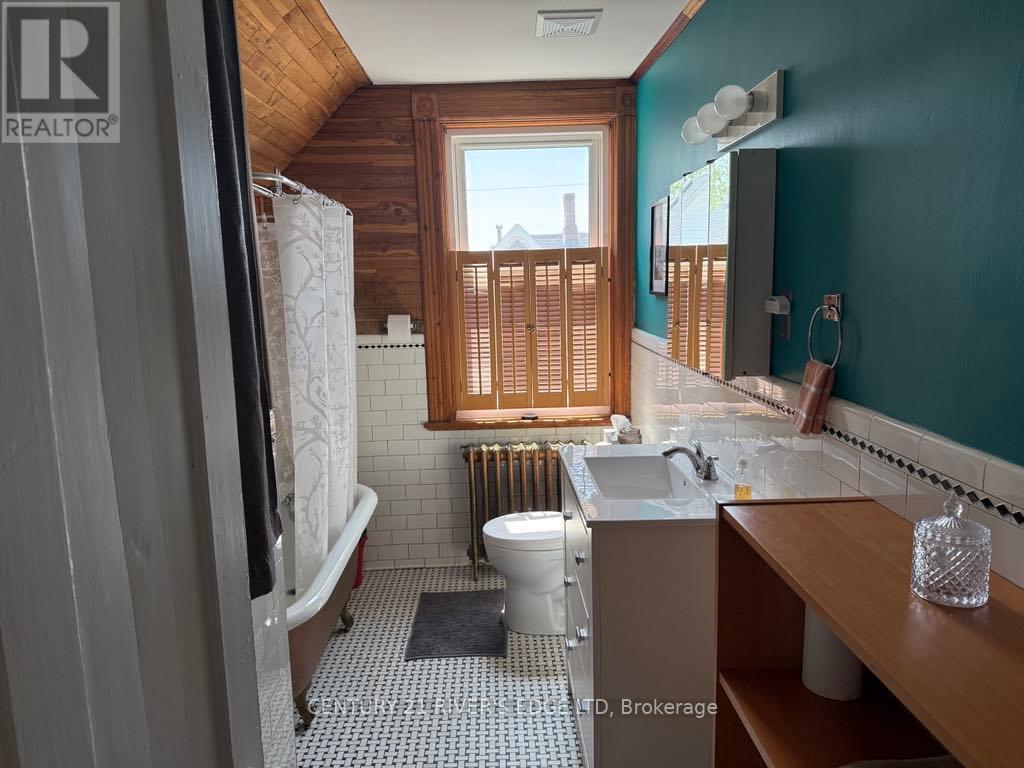 64 Abbott Street, Brockville, Ontario  K6V 4A6 - Photo 17 - X12189434