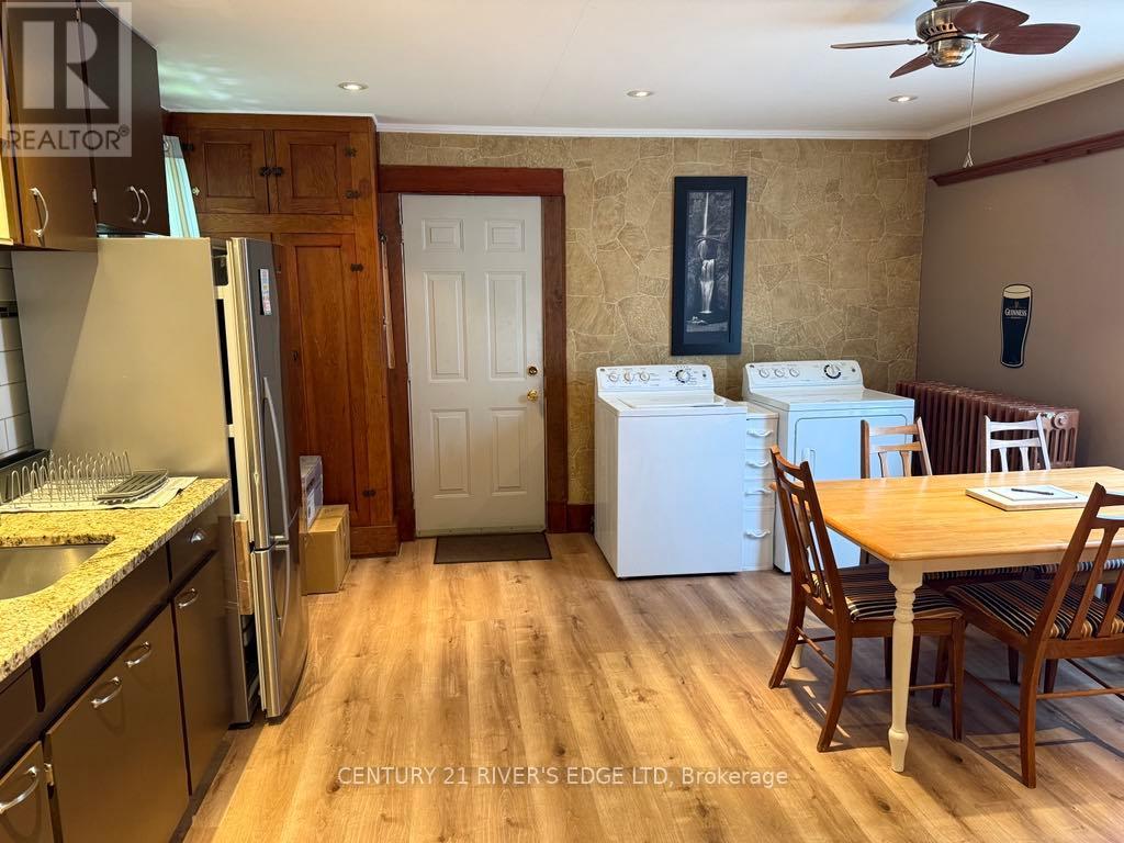 64 Abbott Street, Brockville, Ontario  K6V 4A6 - Photo 5 - X12189434