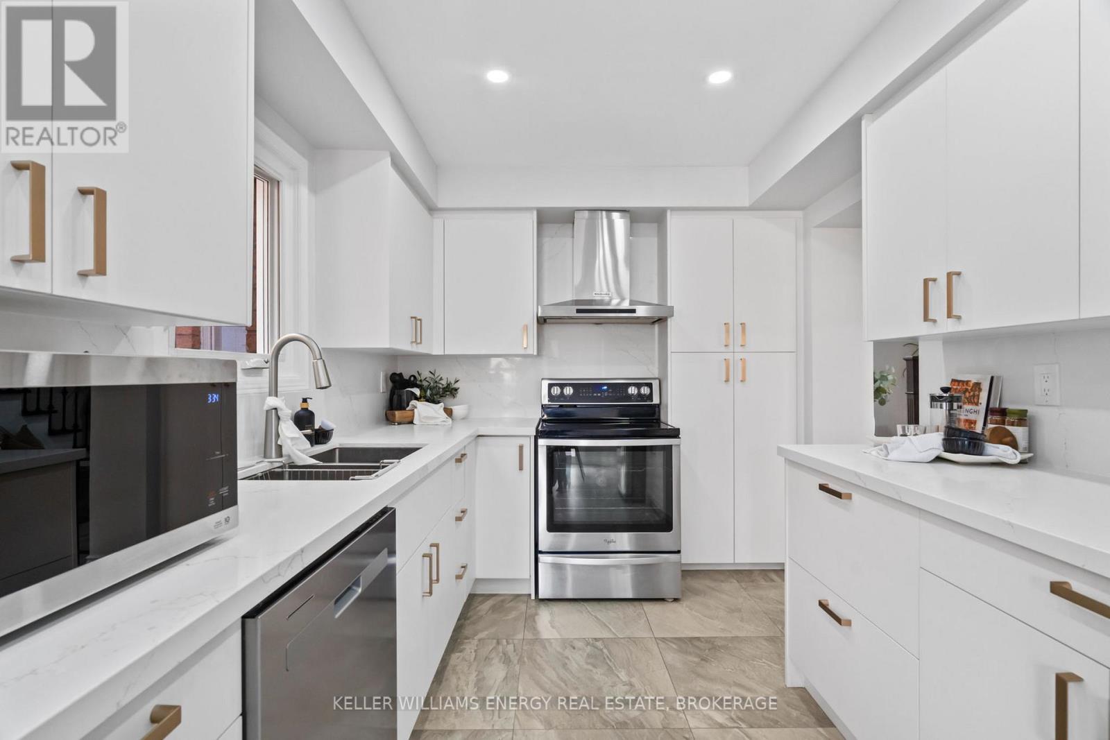 19 Woodstream Avenue, Brampton, Ontario L6R 1M7 - Photo 14 - W12189455