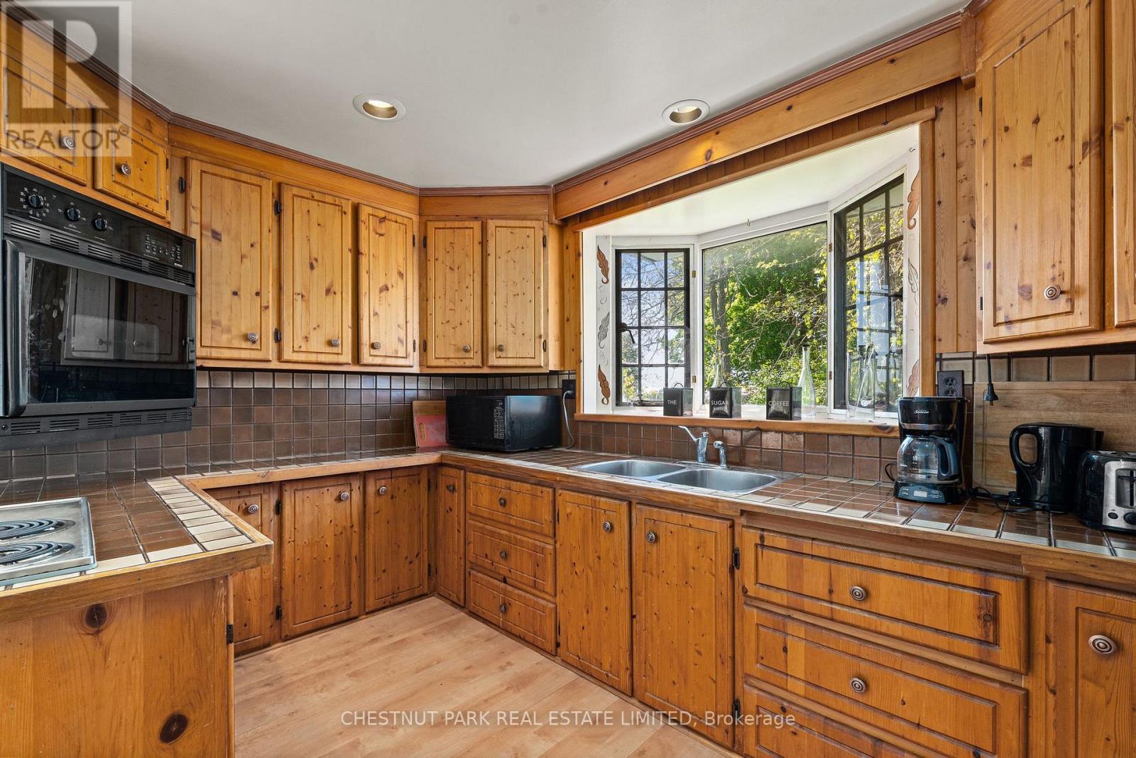 419 County Rd 25, Prince Edward County, Ontario  K0K 2T0 - Photo 15 - X12189479