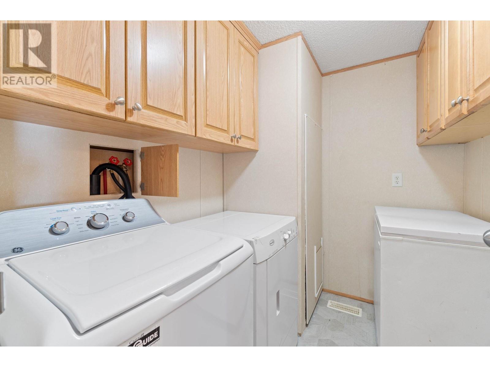 #2-1250 Hillside Avenue Unit# 2 Lot# 2, Chase, BC V0E1M0