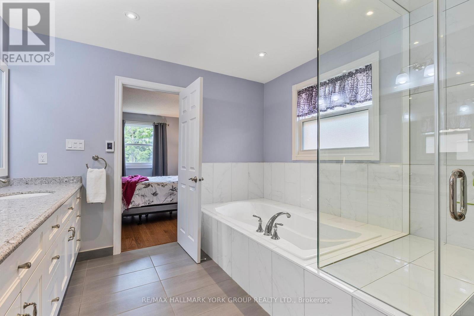 290 Alex Doner Drive, Newmarket, Ontario  L3X 1G6 - Photo 27 - N12189183