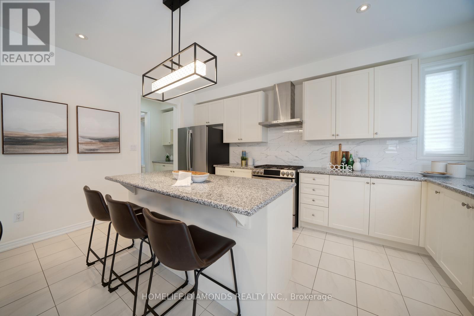 47 Suttonrail Way, Whitchurch-Stouffville, Ontario  L4A 4X5 - Photo 19 - N12189219