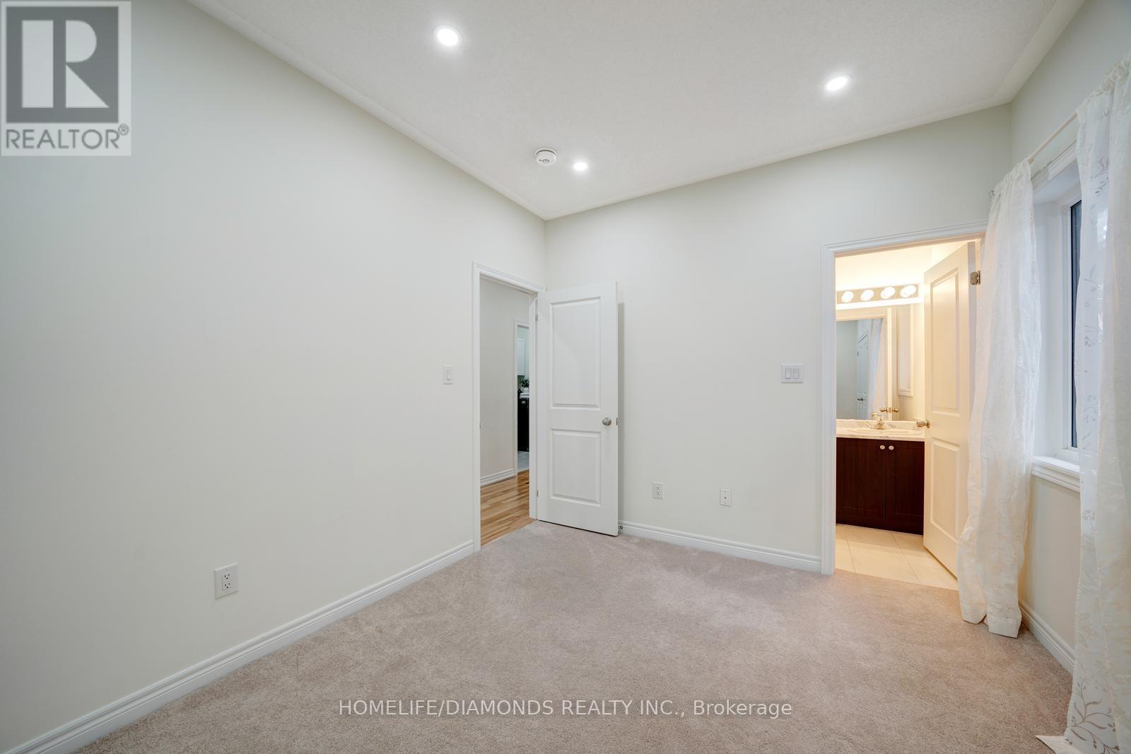 47 Suttonrail Way, Whitchurch-Stouffville, Ontario  L4A 4X5 - Photo 42 - N12189219