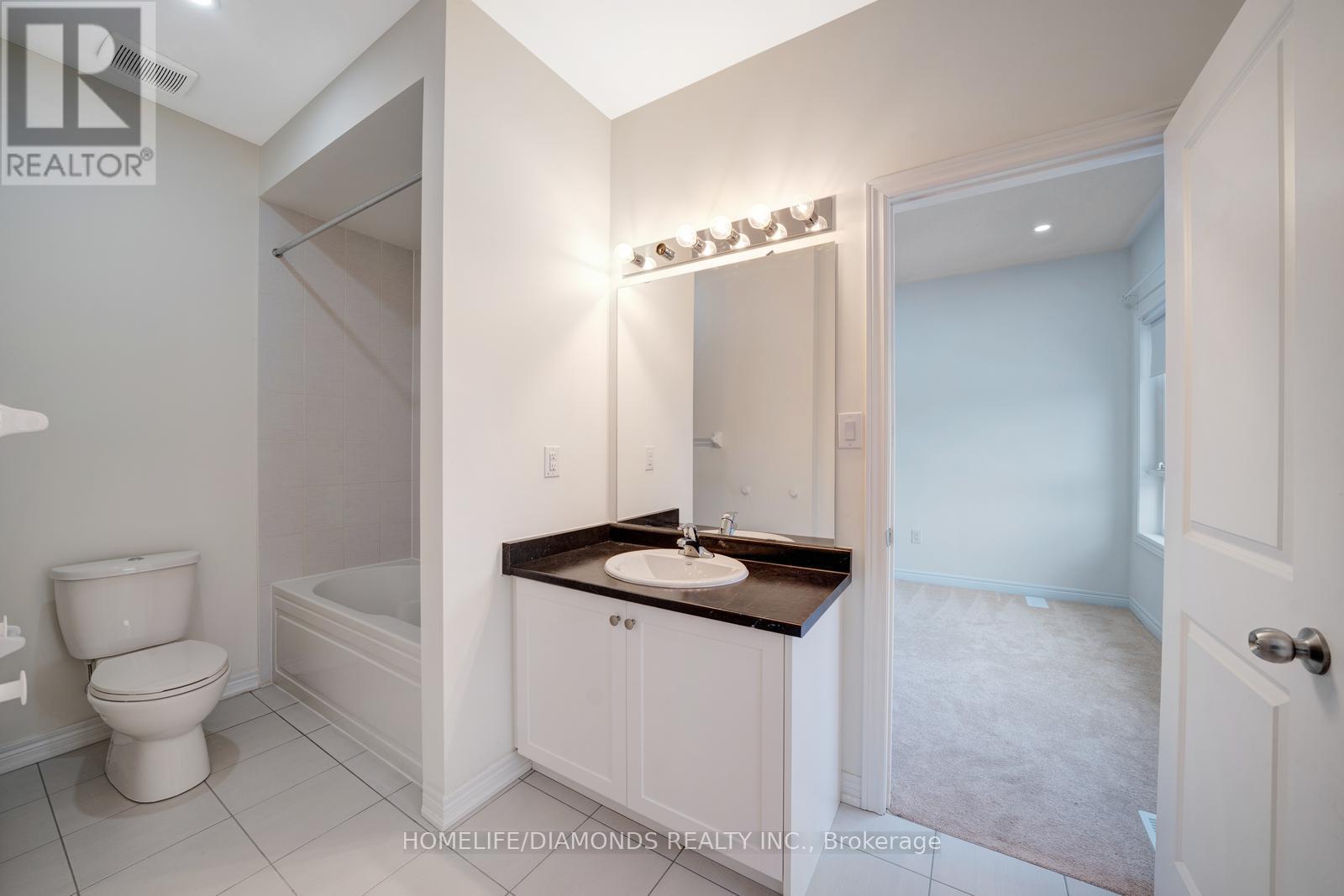 47 Suttonrail Way, Whitchurch-Stouffville, Ontario  L4A 4X5 - Photo 48 - N12189219