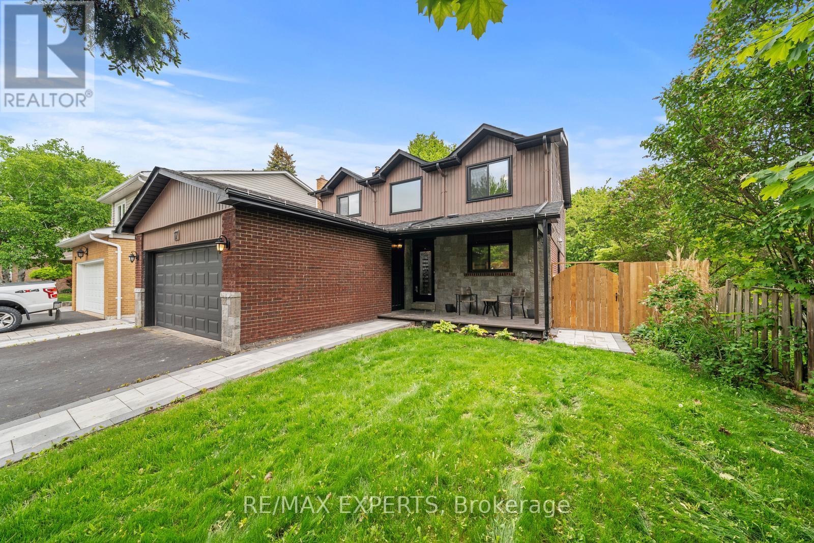 17 Patrician Court, Bradford West Gwillimbury (Bradford), Ontario  L3Z 1B4 - Photo 3 - N12189300